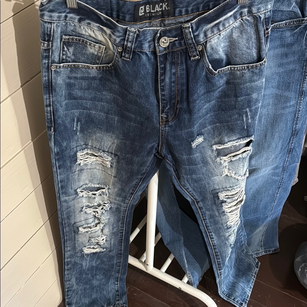 Black Blue Skinny Jeans with Distressed Detailing
